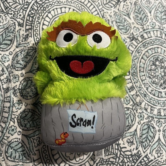 Sesame Street Oscar The Grouch Plush In Trash Can Scram 8" Soft Toy Green! - Picture 1 of 4